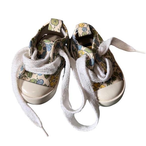 Baby Gap sneakers - Picture 2 of 2